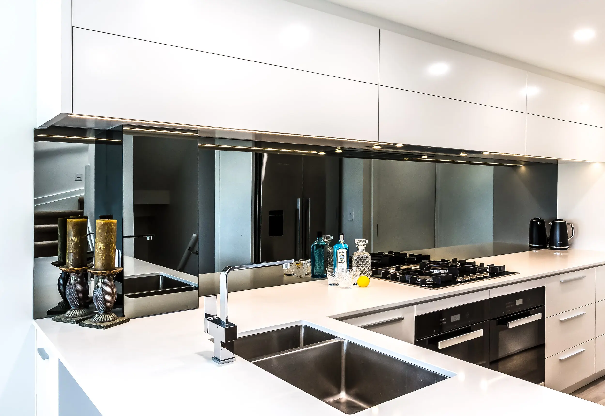 smoked mirror splashback - Can a mirror be used as a splashback