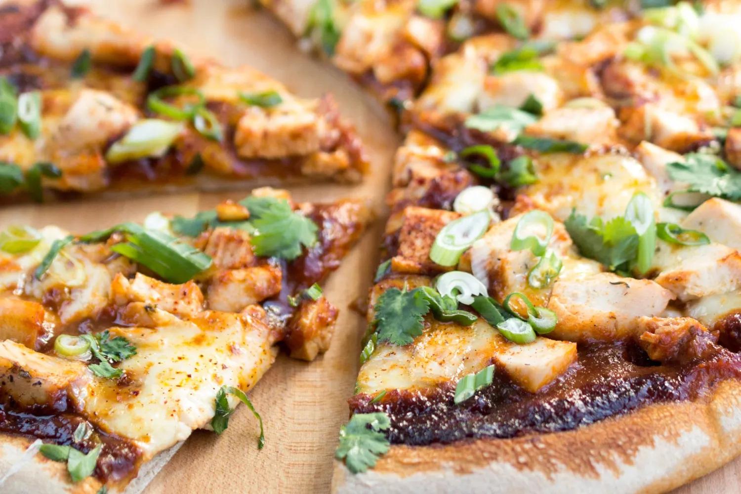 smoked sausage on pizza - Do you cook sausage before topping pizza
