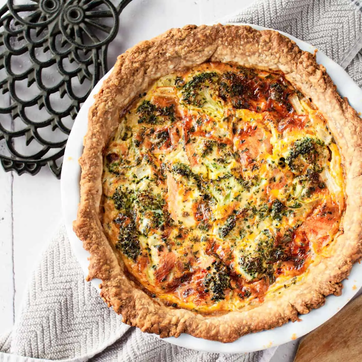 broccoli and smoked salmon quiche - Do you put egg in quiche