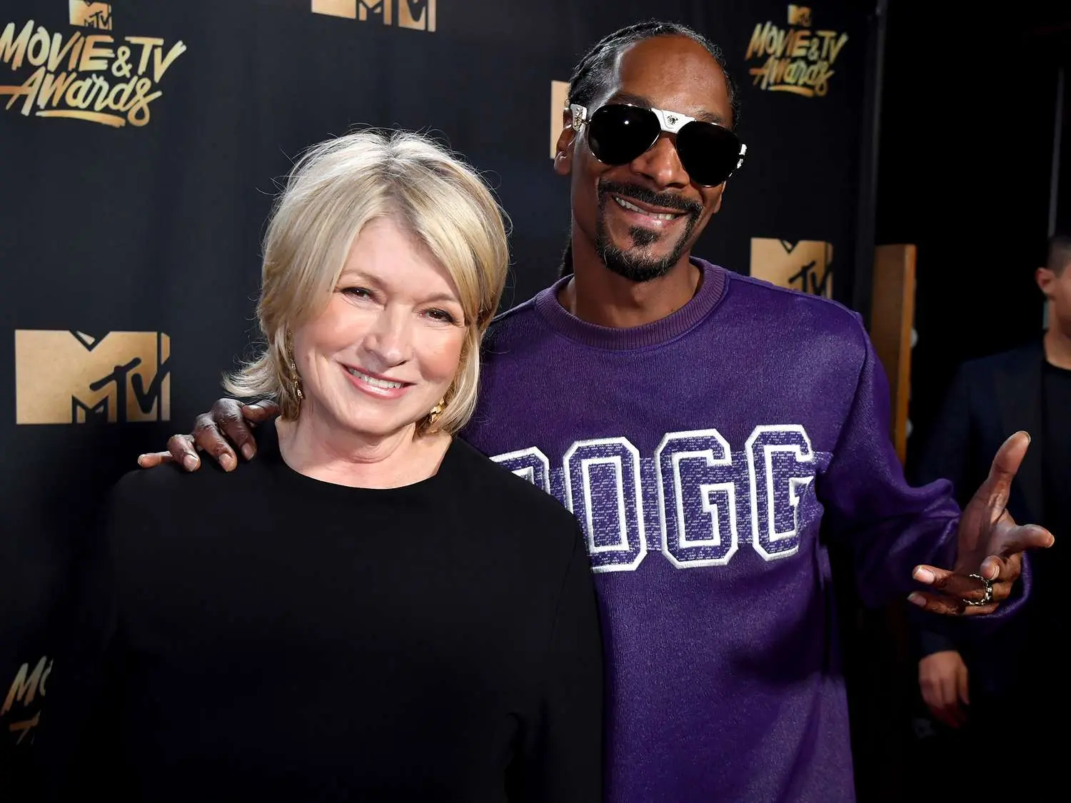 snoop dogg says only one person out smoked him - How did Snoop Dogg and Martha Stewart meet