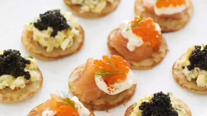 smoked salmon and caviar blinis with horseradish crème fraiche - How do you eat caviar crème fraîche