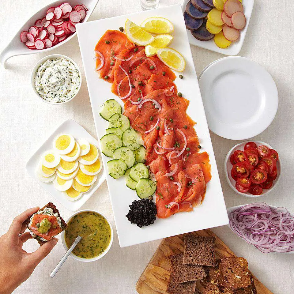 smoked salmon plating - How do you plate salmon nicely