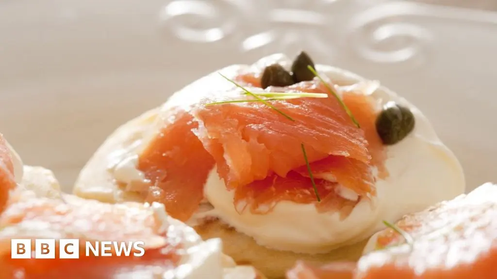 smoked salmon upset stomach - How long does it take to get symptoms of Listeria after eating