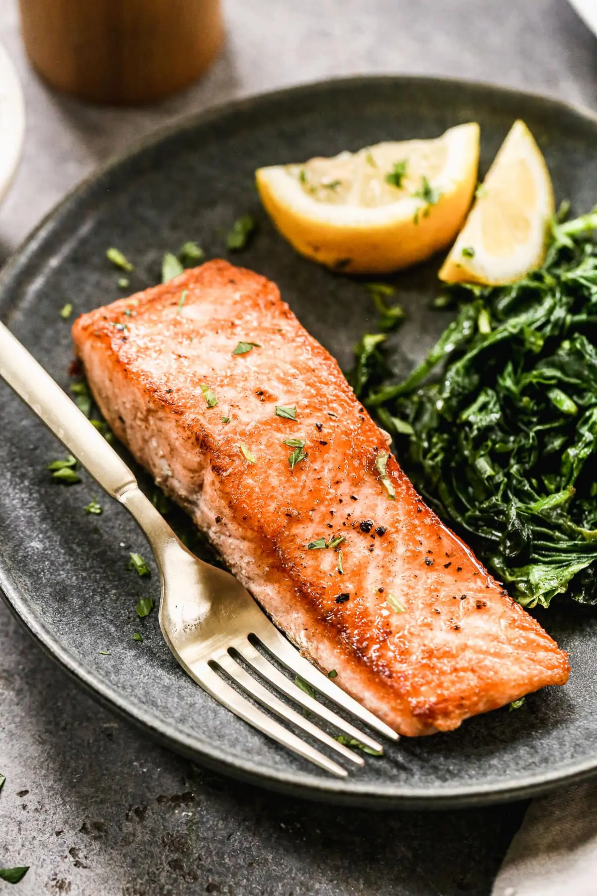 how long to pan fry smoked salmon - How long does it take to pan fry salmon