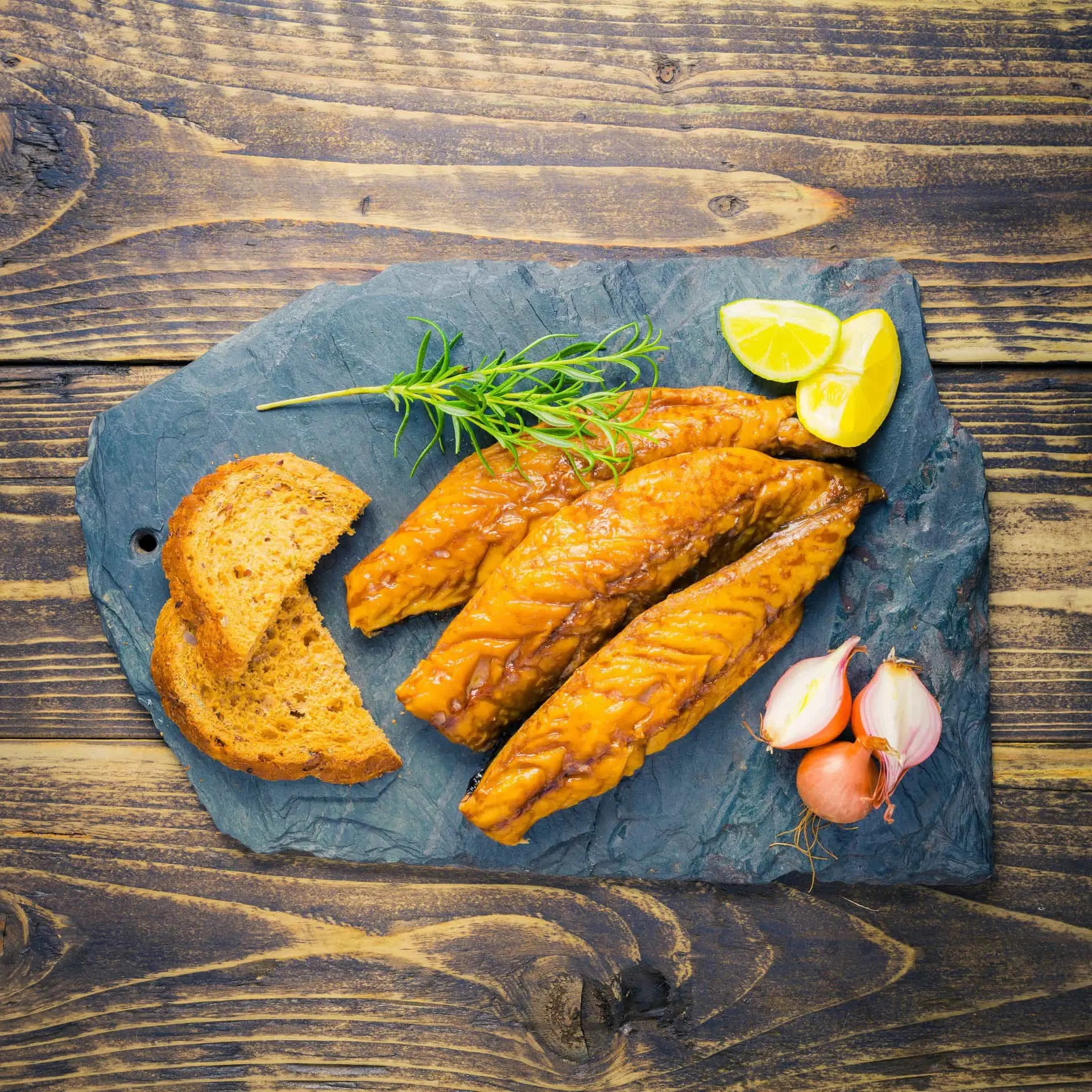 can you eat smoked mackerel out of date - How long does smoked mackerel last