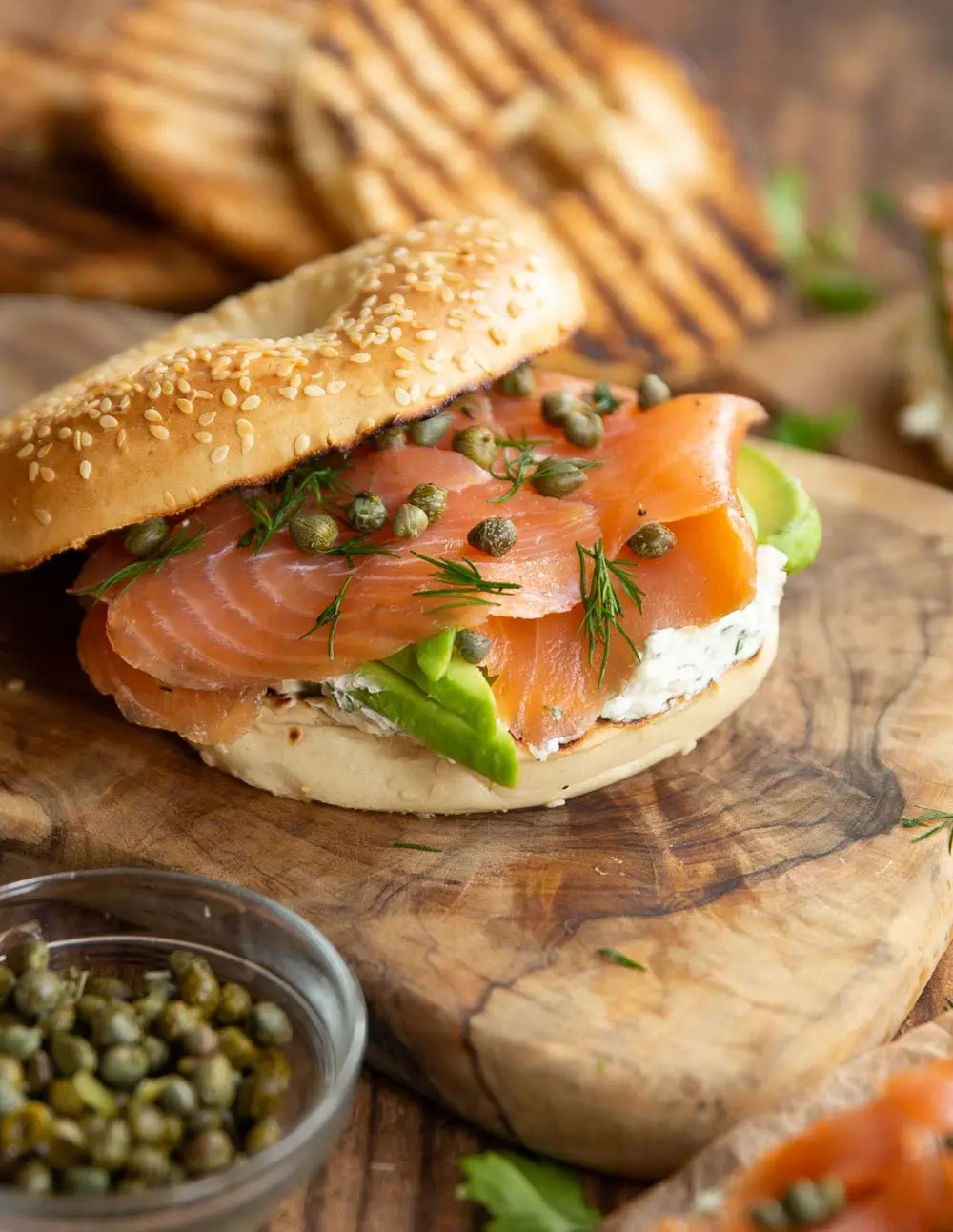 calories in a smoked salmon and cream cheese bagel - How many calories are in a bagel with cream cheese and smoked salmon