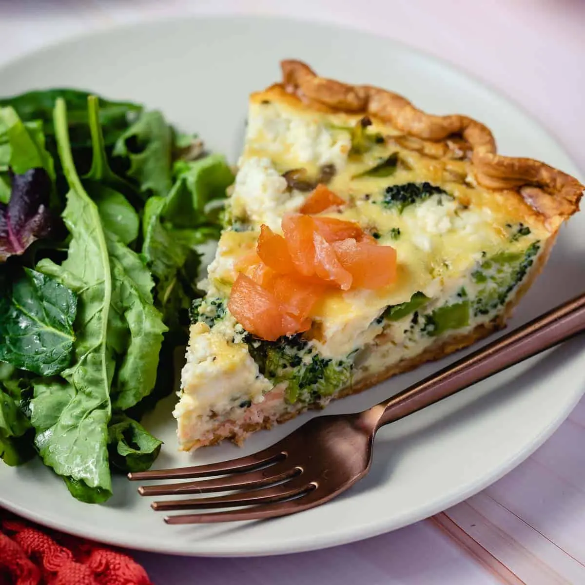 broccoli and smoked salmon quiche - How many calories are in a salmon and broccoli quiche