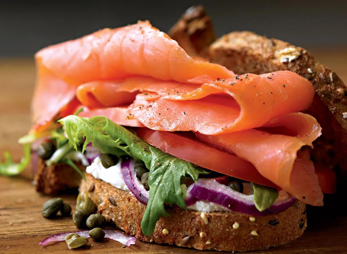 how many calories in a smoked salmon sandwich - How many calories are in a salmon sandwich