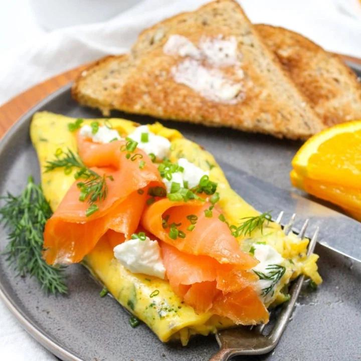 smoked salmon omelette slimming world - How many calories are in a smoked salmon omelette