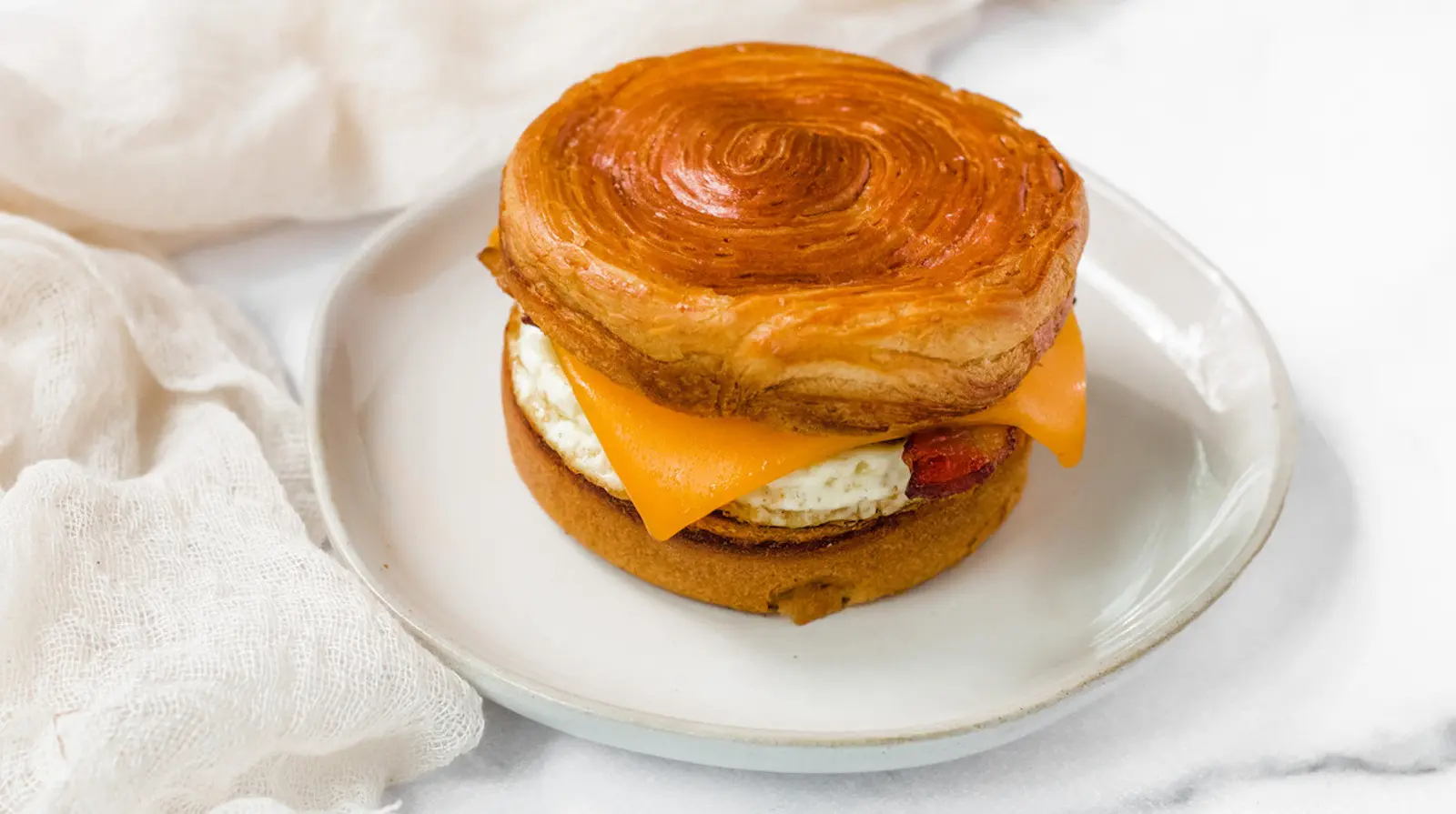 Double Smoked Bacon Cheddar and Egg Sandwich: A Delicious and Satisfying Breakfast Option - How many calories in a bacon egg and cheddar sandwich double smoked bacon cheddar and egg sandwich - How many calories in a bacon egg and cheddar sandwich
