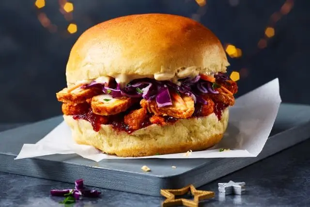 m&s smokehouse chicken sandwich - How many calories in a M&S ham sandwich