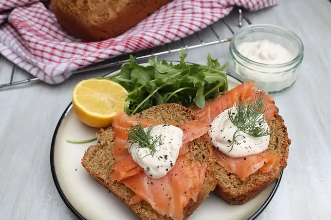 brown bread smoked salmon - How many calories in a smoked salmon sandwich on brown bread