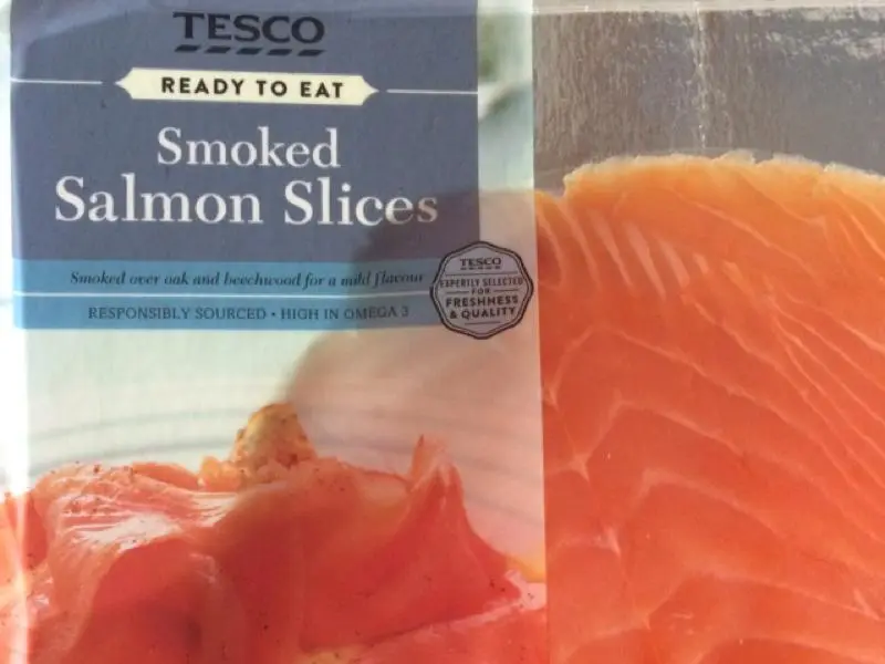 calories in slice smoked salmon - How many grams is 3 slices of smoked salmon