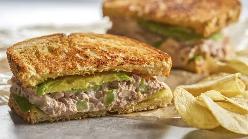 smoked tuna sandwich - How to make a tuna sandwich