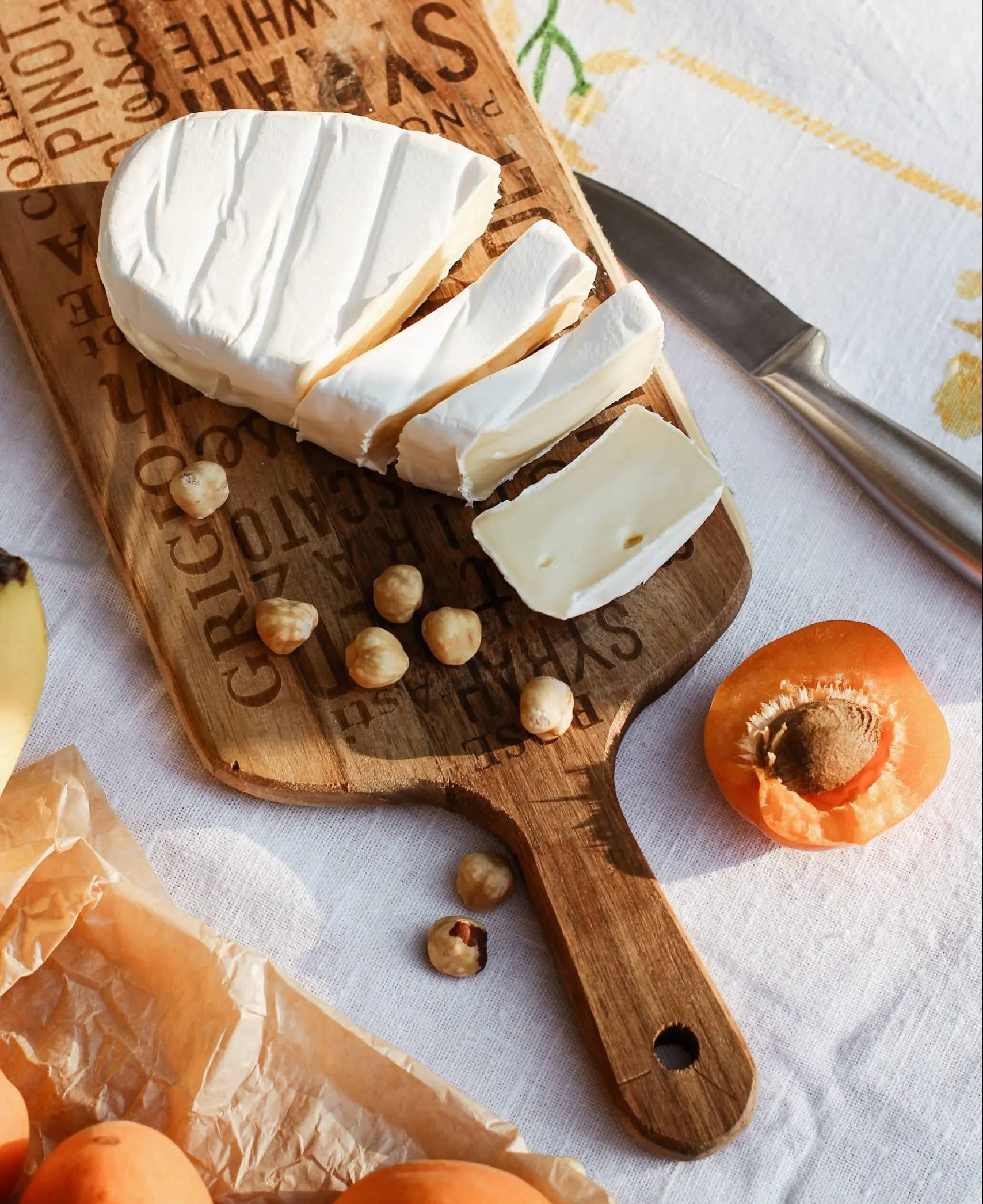 smoked brie - Is camembert the same as brie