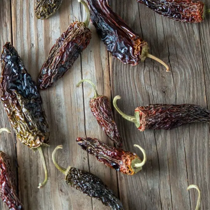 smoked chipotle peppers - Is chipotle the same as jalapeno