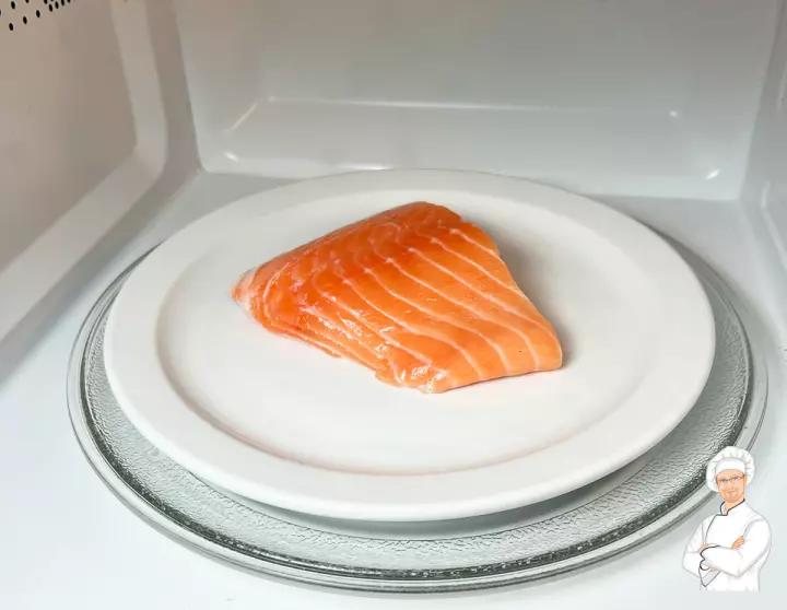 defrost smoked salmon microwave - Is it safe to defrost fish in the microwave