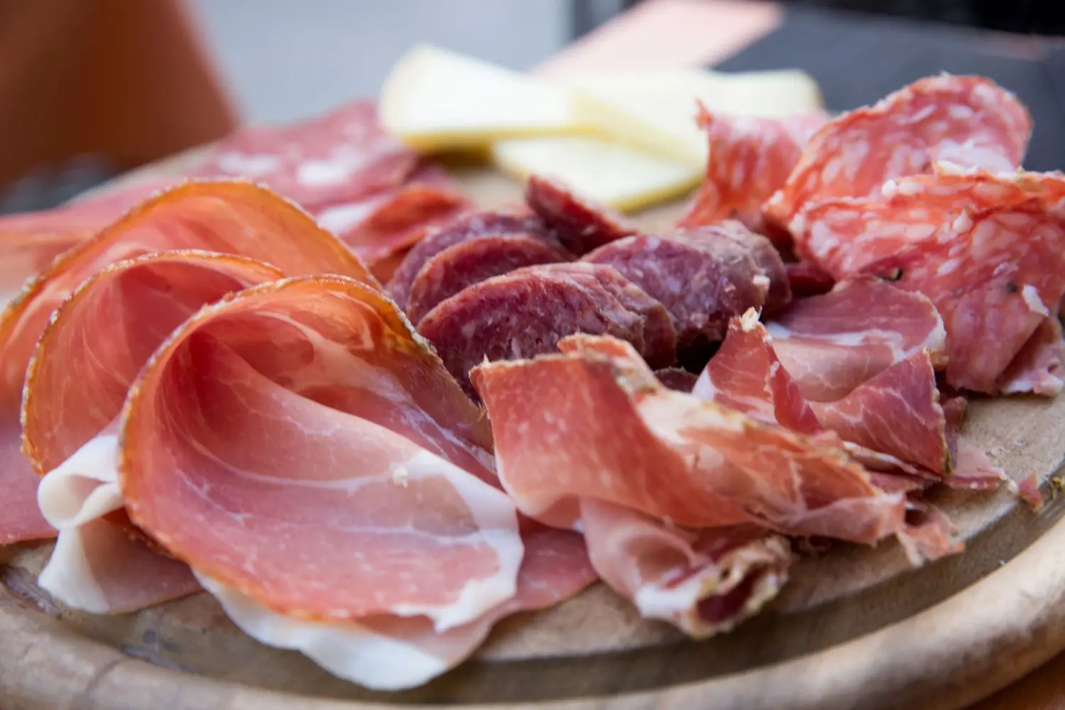 italian smoked raw meat - Is prosciutto a raw meat