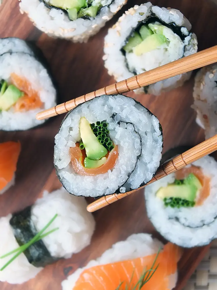smoked salmon avocado sushi - Is salmon avocado roll raw