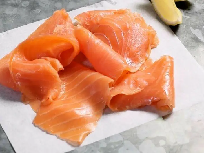 how much fat is in smoked salmon - Is salmon high in fat