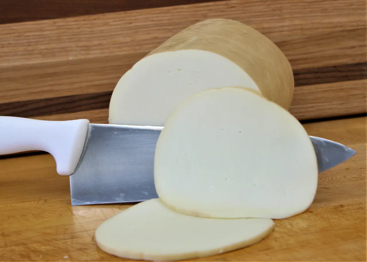 smoked provolone - Is smoked Provolone good on pizza