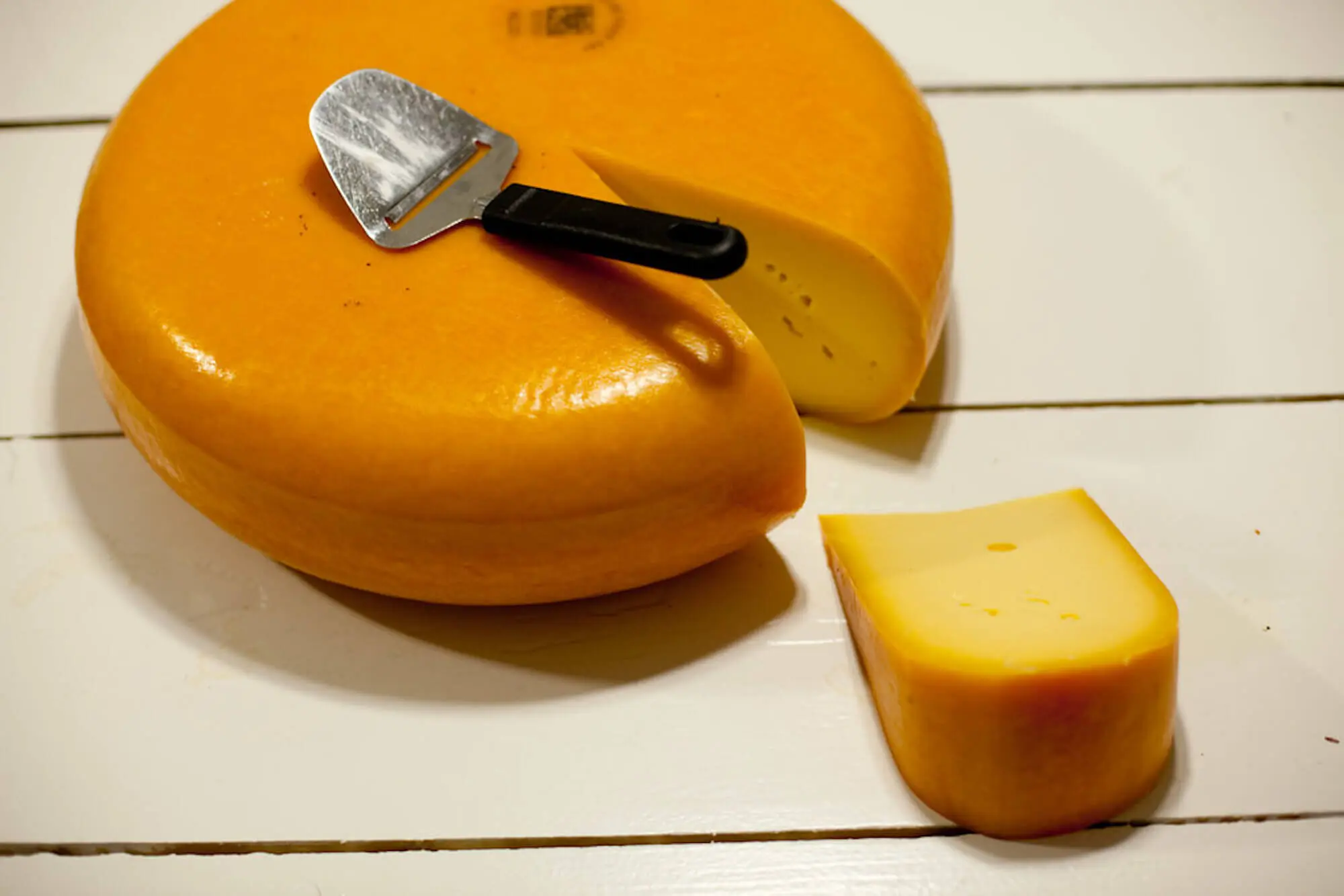 Can You Eat the Rind on Smoked Gouda? - Is the coating on Gouda cheese edible can you eat the rind on smoked gouda - Is the coating on Gouda cheese edible