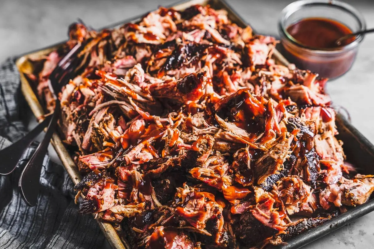 smoked pulled pork sauce - Should I add sauce to pulled pork