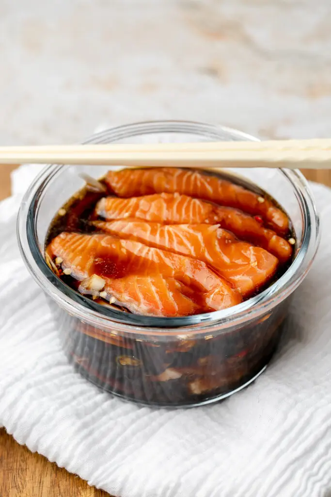 smoked salmon marinade soy sauce - What do you soak salmon in before cooking
