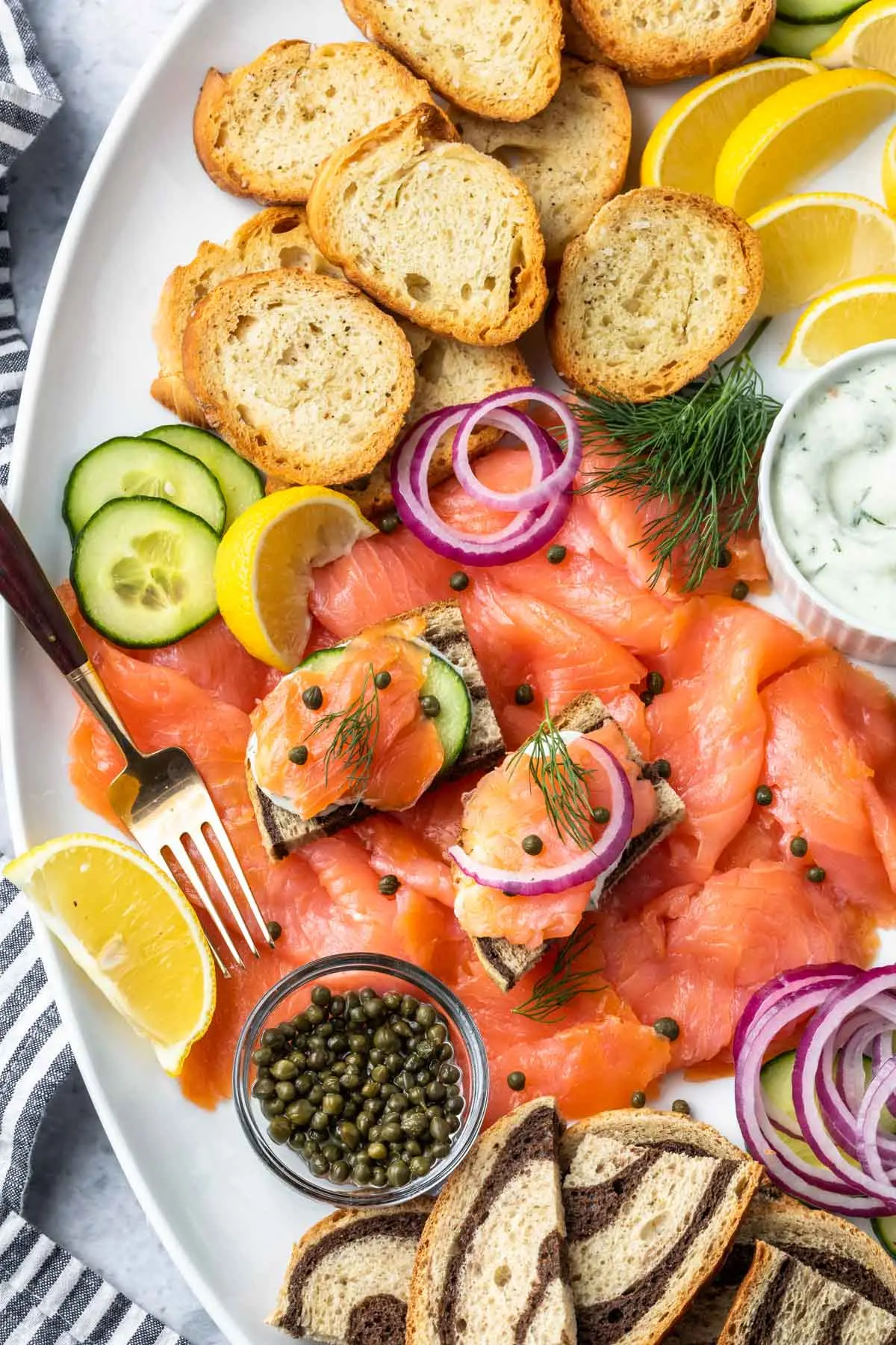 smoked salmon accompaniment - What fruit goes well with smoked salmon