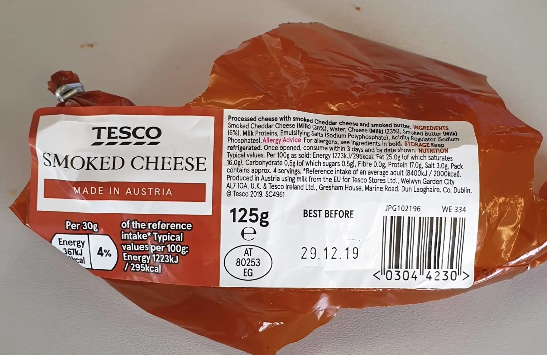 is tesco smoked cheese vegetarian - What ingredients are in smoked cheese