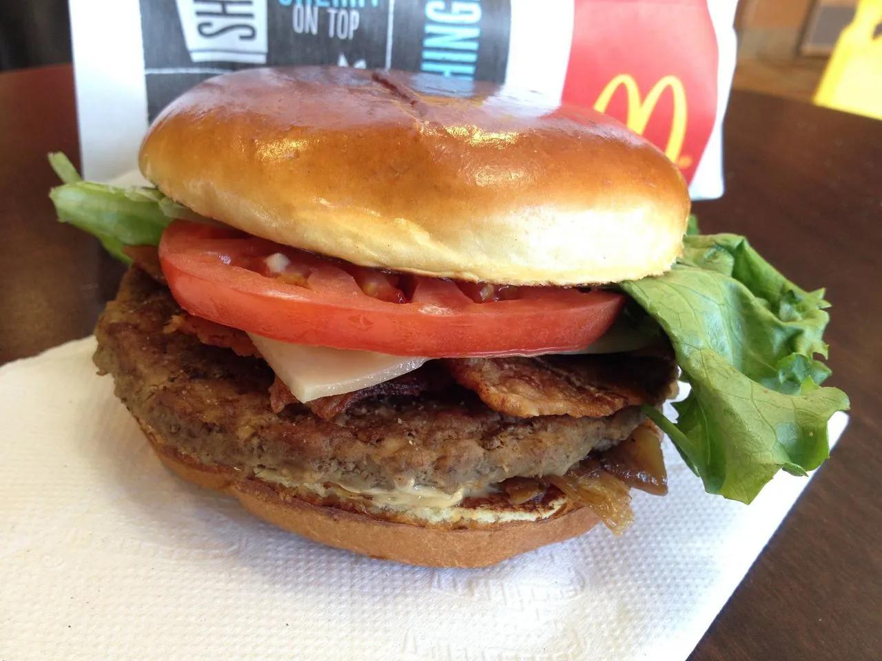 mcdonald's bacon smokehouse burger - What is a bacon clubhouse burger at mcdonalds