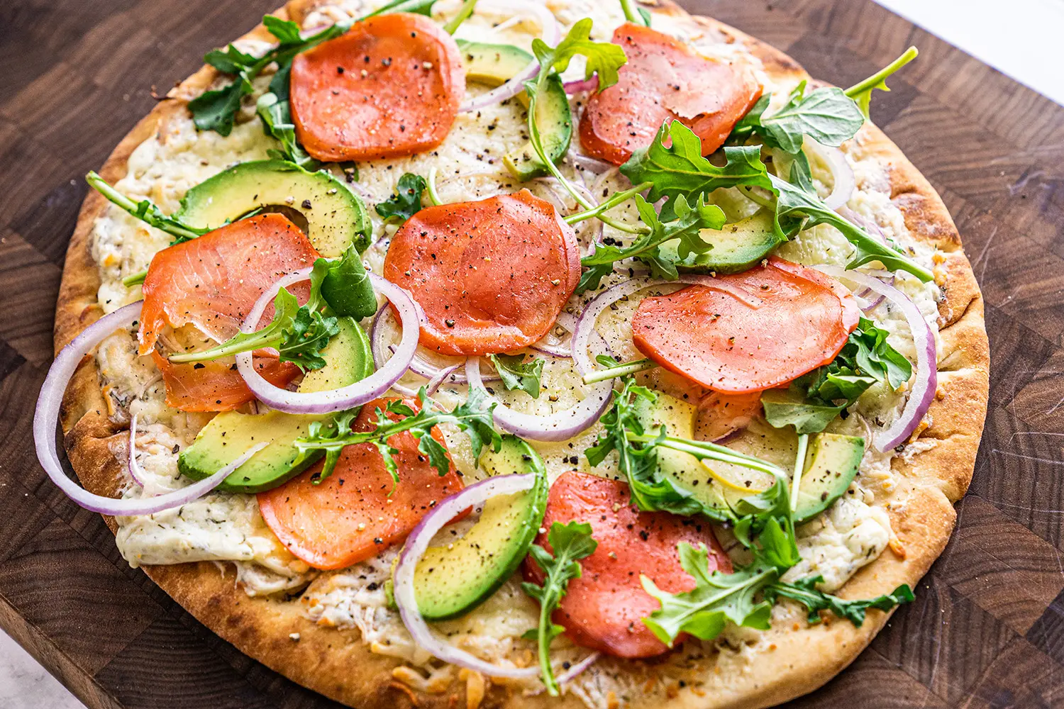 Smoked Salmon and Avocado Pizza - What is avocado pizza made of smoked salmon and avocado pizza - What is avocado pizza made of