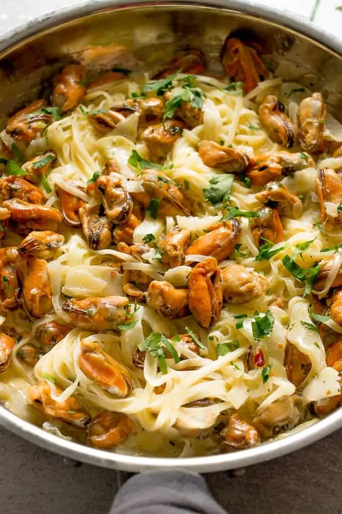 creamy smoked mussel pasta - What is mussel sauce made of