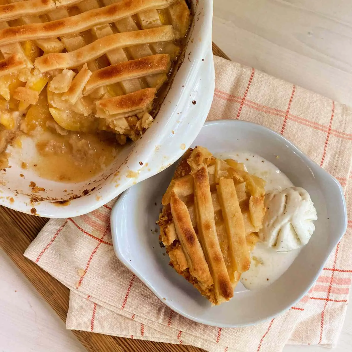 Smoked Peach Cobbler - A Delicious Dessert Explained - What is peach cobbler crust made of smoked peach cobbler - What is peach cobbler crust made of