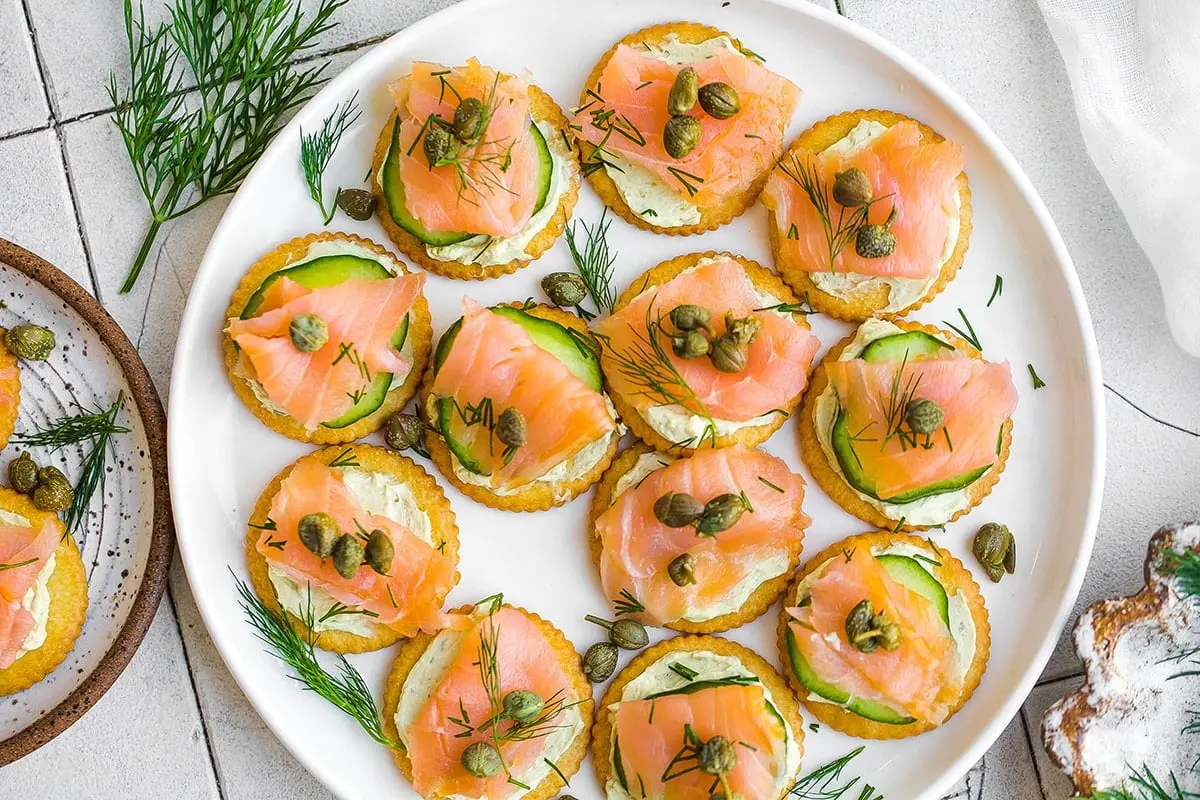 smoked salmon cracker spread - What is salmon spread made of