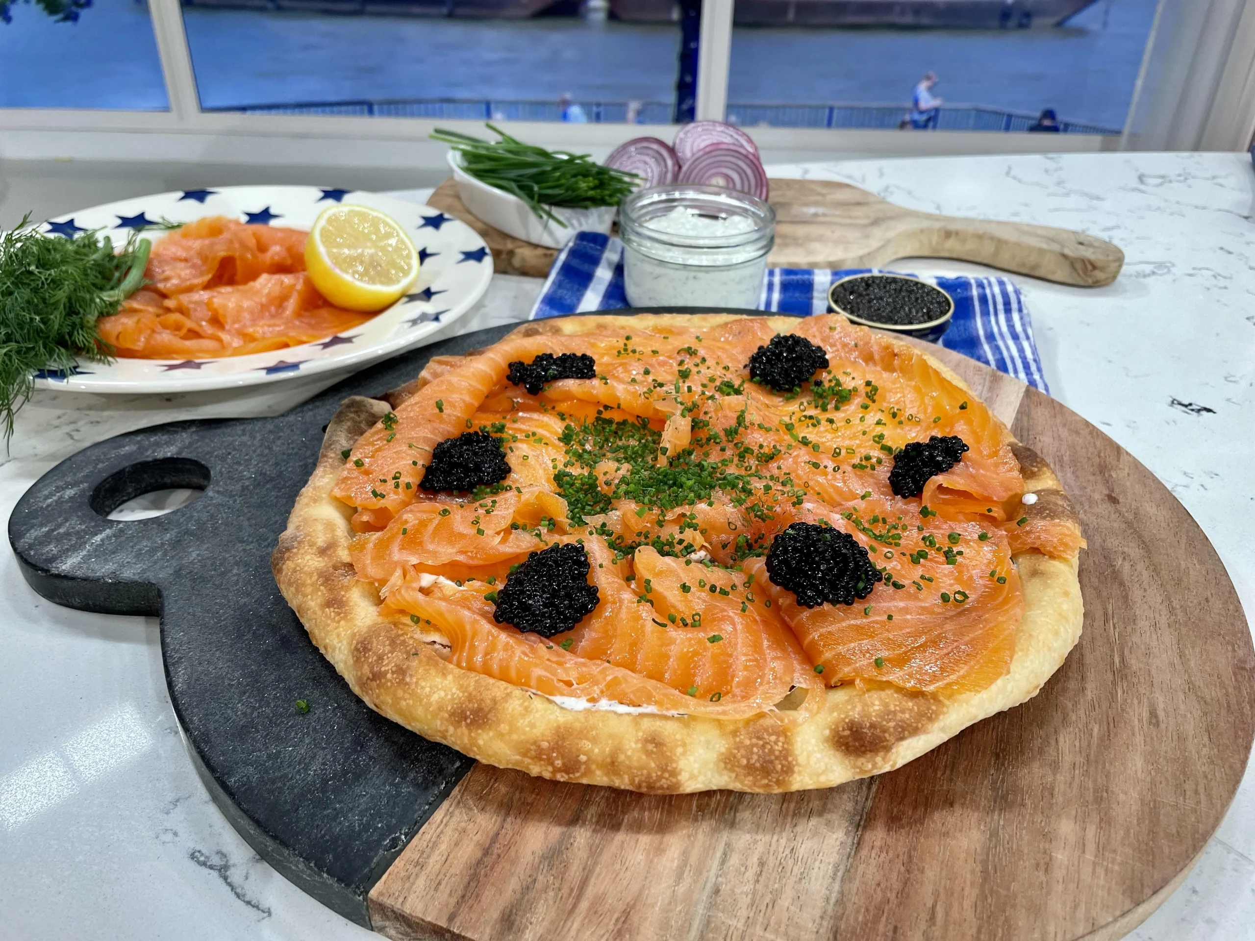 smoked salmon pizza wolfgang - What is the best caviar for pizza