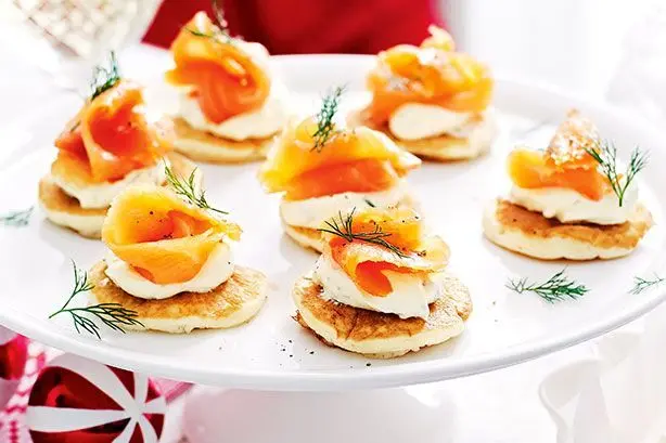 smoked salmon pikelets - What is the difference between a blini and a pikelet