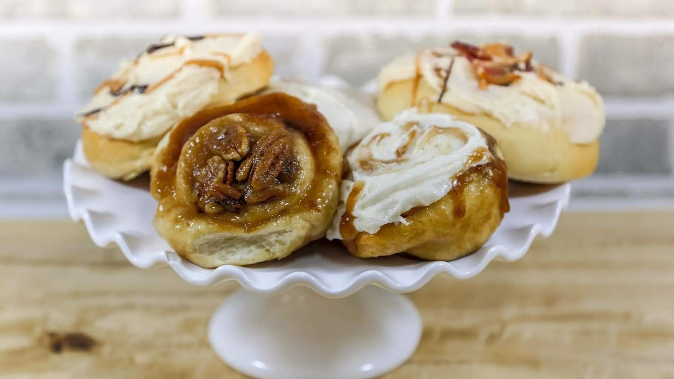 smoked cinnamon rolls - What is the difference between cinnamon bun and cinnamon roll