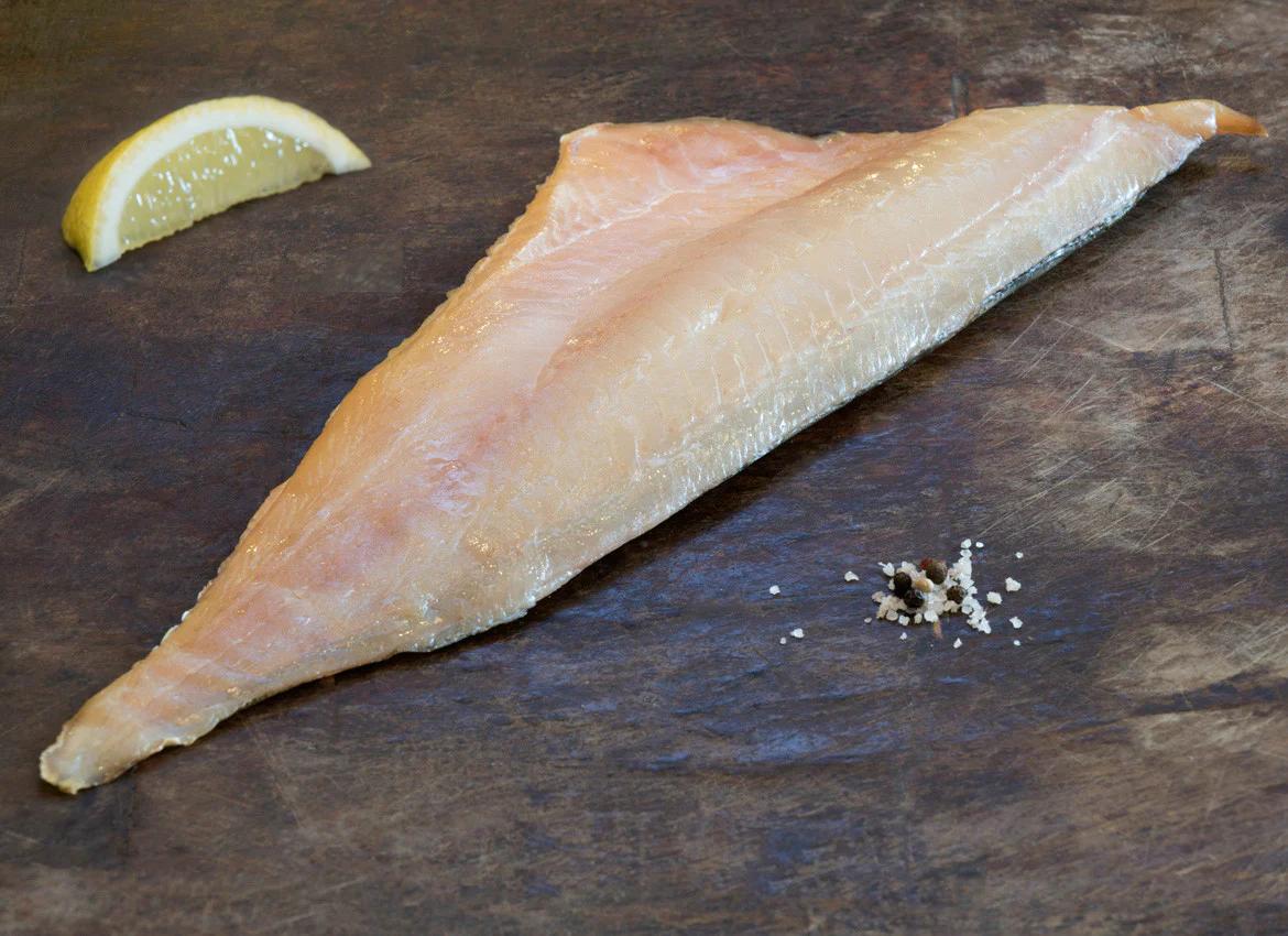 undyed smoked haddock - What is the difference between dyed and undyed haddock