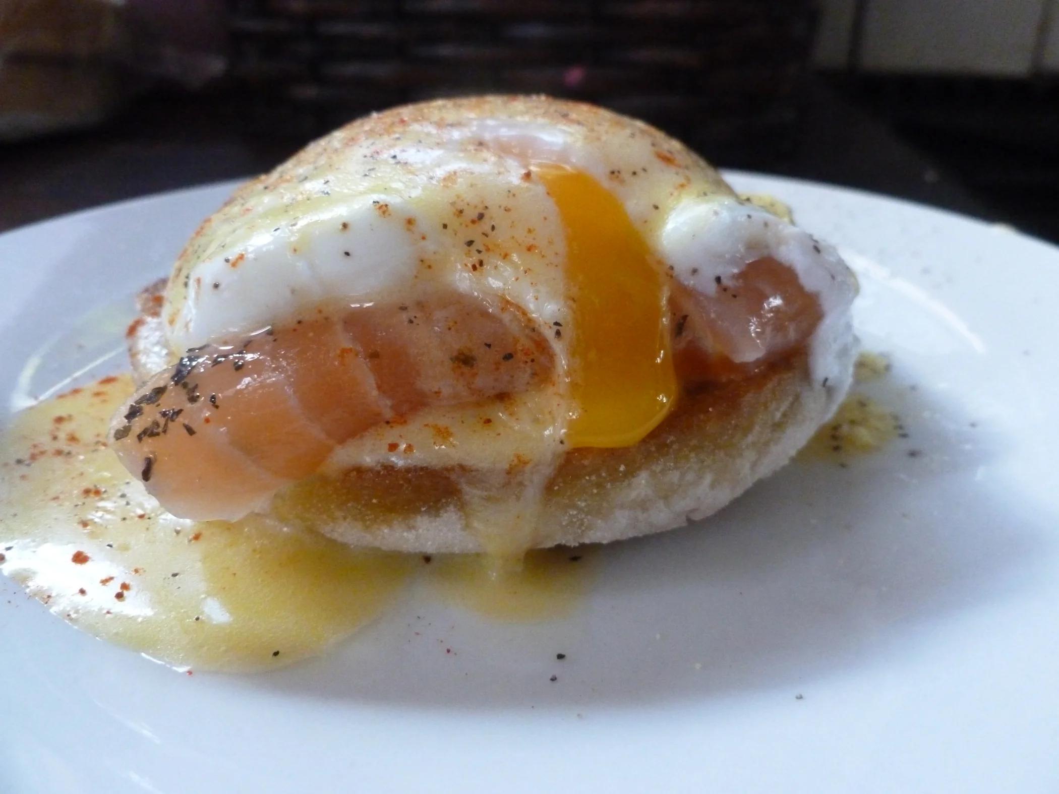 eggs royale smoked salmon - What is the difference between Eggs Royale and Atlantic