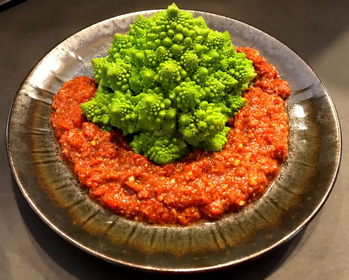 smoked almond romesco sauce - What is the difference between Romanesco and Romescos