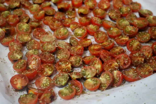 smoked sun dried tomatoes - What is the difference between sun-dried tomatoes and roasted tomatoes