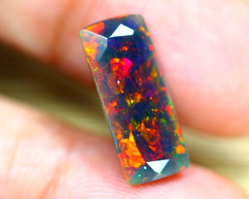 smoked opal value - What is the most valuable opal type
