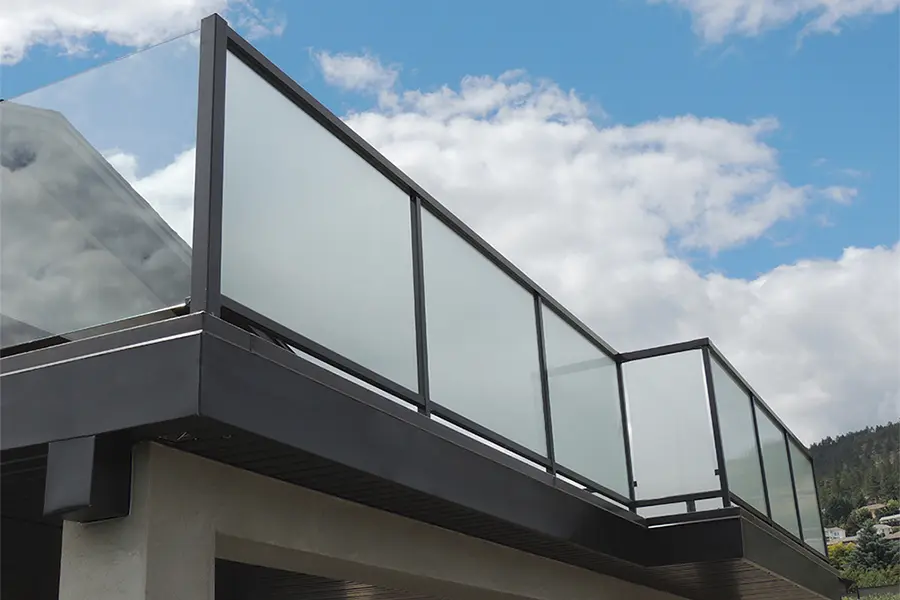 smoked glass deck railing - What kind of glass is used for railings
