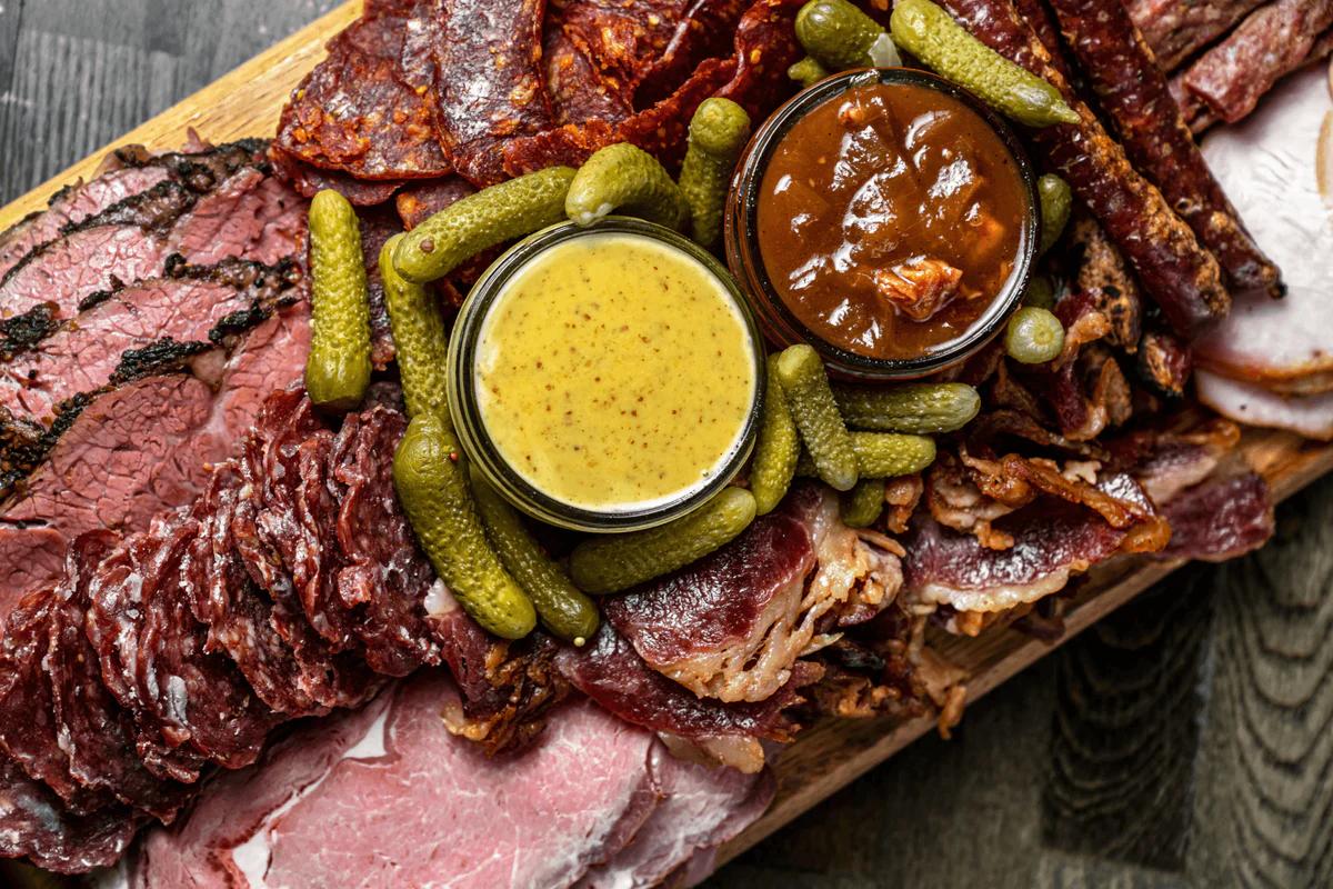 smoked meat charcuterie board - What meat is good for a charcuterie board