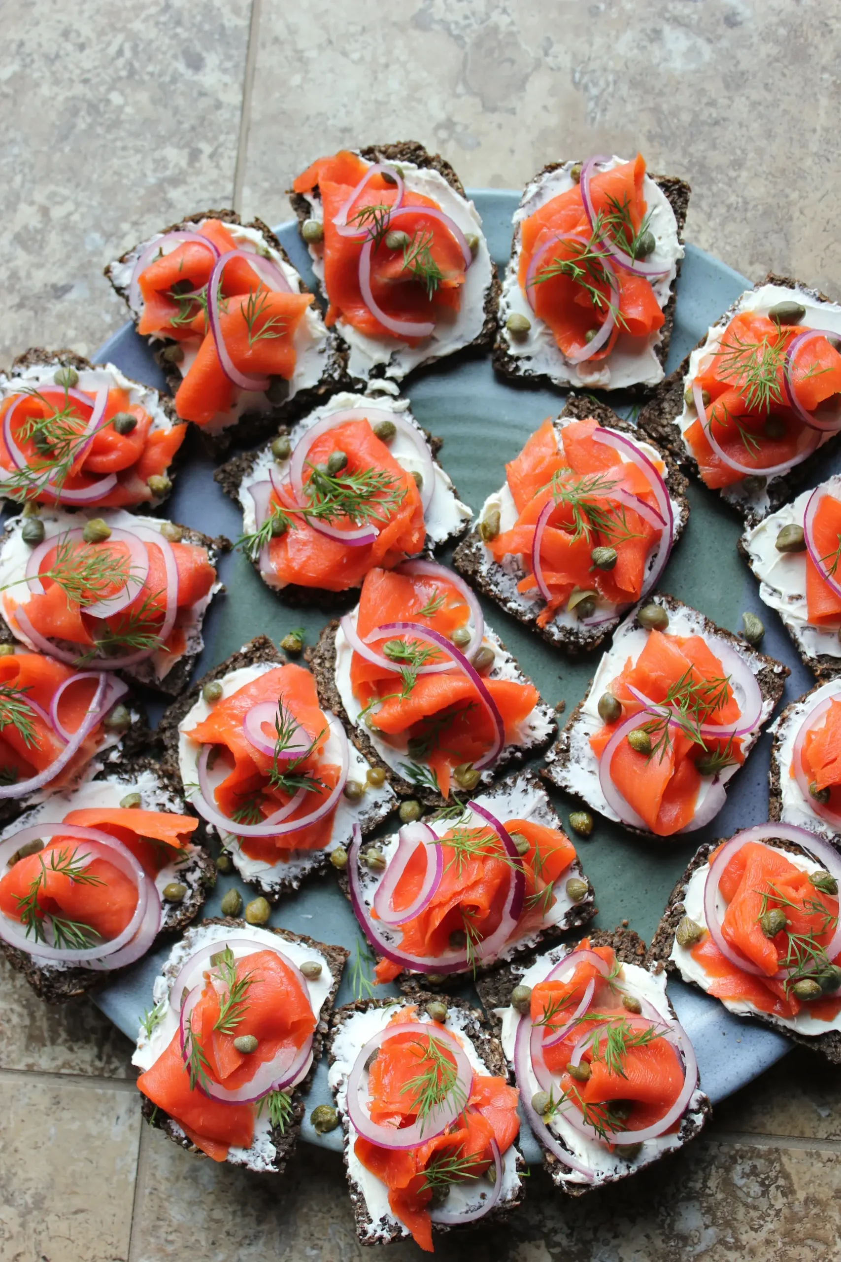 pumpernickel smoked salmon canapes - What to serve on pumpernickel bread