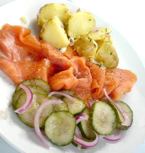 smoked salmon and cucumber salad jamie oliver - What vegetables go well with salmon