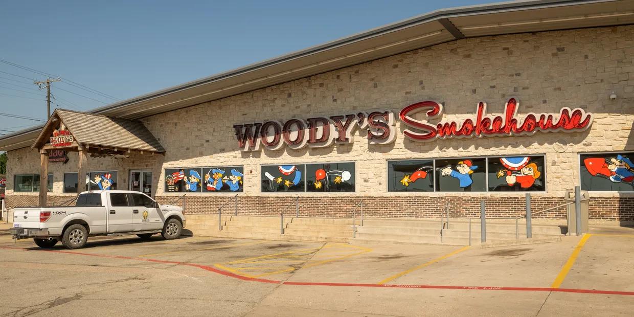 woody's smokehouse - Where did Woody's BBQ originate