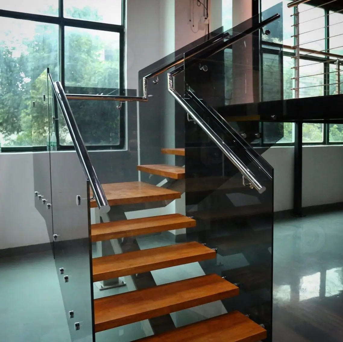 smoked glass staircase - Which glass is best for staircase