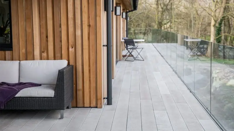 smoked oak composite decking - Which is stronger wood or composite decking